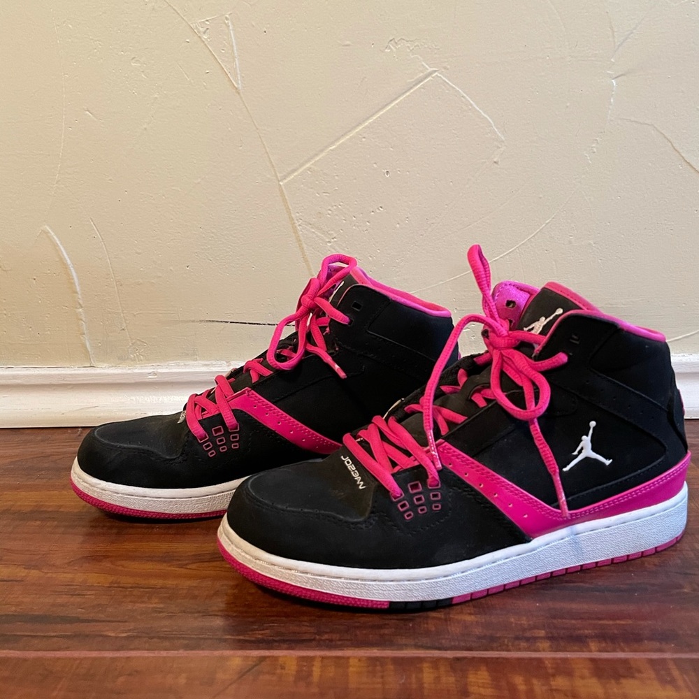 Nike-Jordan’s Black & Pink!